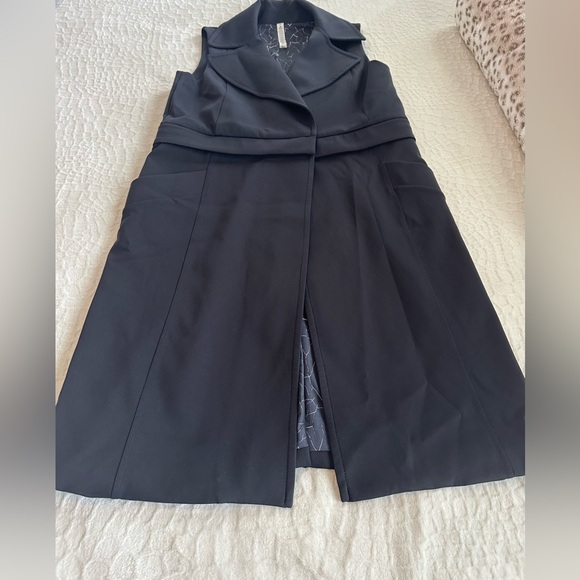 Lululemon Athletic Women’s 3 in 1 Black Quickchange Sleeveless Convertible Vest - Picture 5 of 17